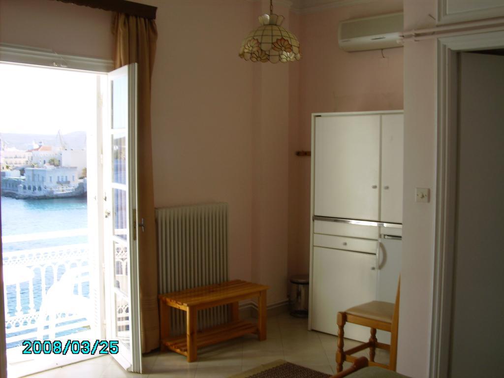 Sea Colours Rooms & Apartments แอร์มูโปลี ห้อง รูปภาพ
